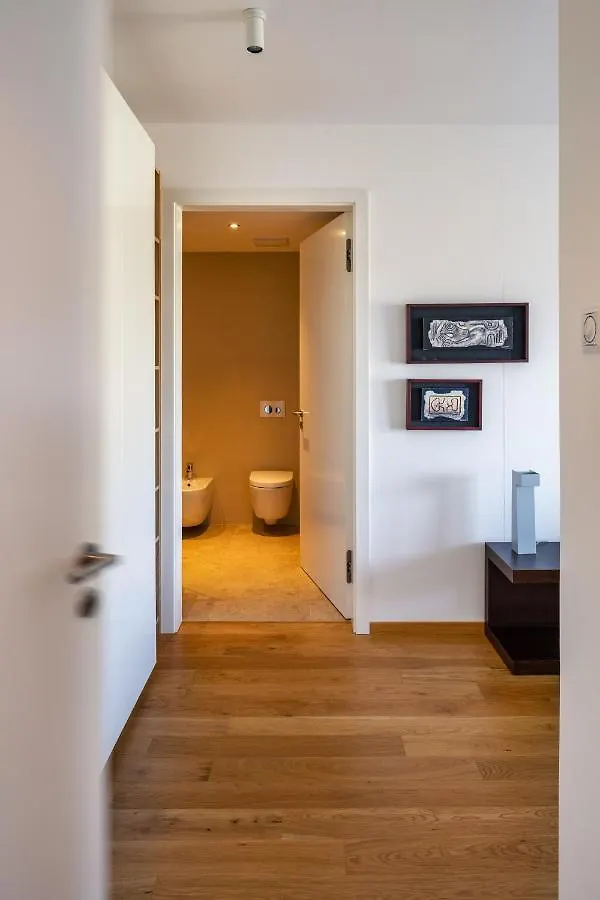 Airy & Stylish Flat In Smichov By Prague Days Apartment Czech Republic